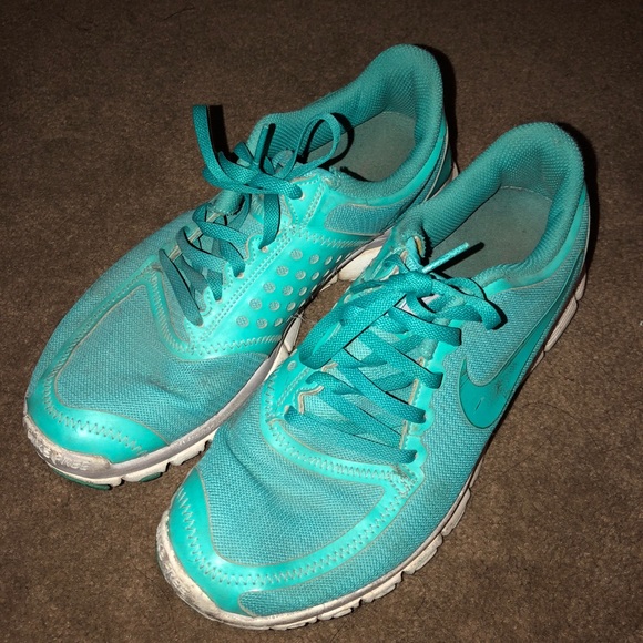 Nike Running shoes teal color, size 8 1/2 - Picture 2 of 6